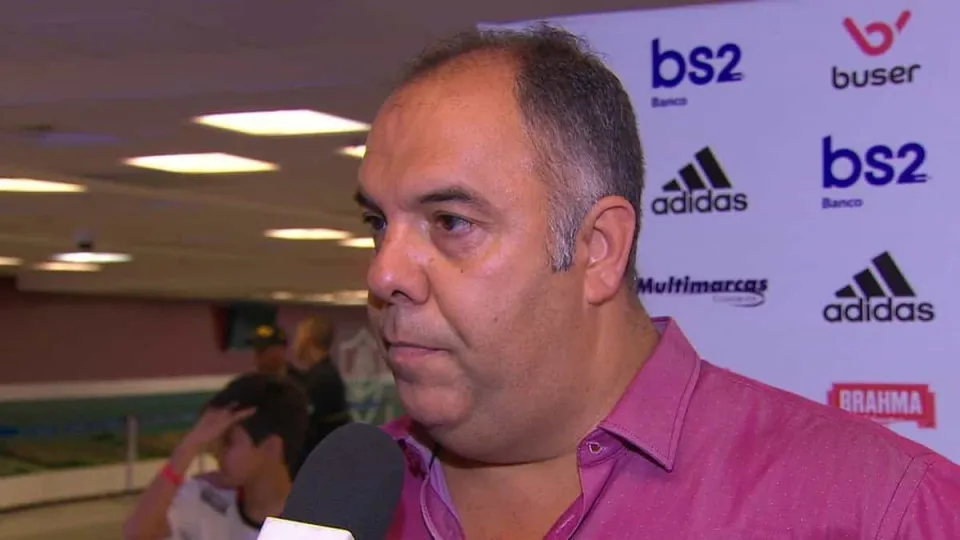 Ex-Flamengo discute com jornalista em vitória do Remo na Série B: 'Covarde'